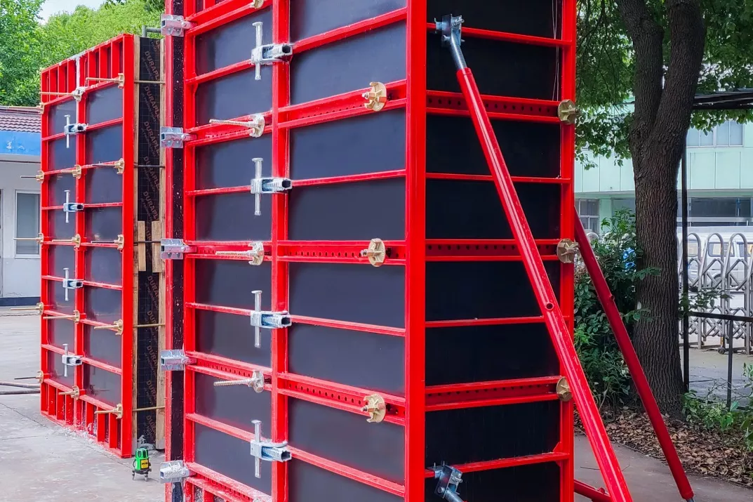 modular-concrete-steel-formwork-panel-closeup modular-concrete-steel-formwork-panel-closeup